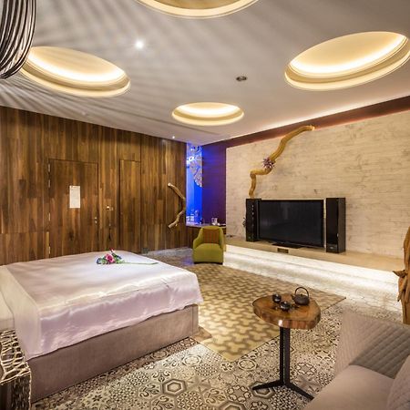 Mulan Motel Taichung Eksteriør billede