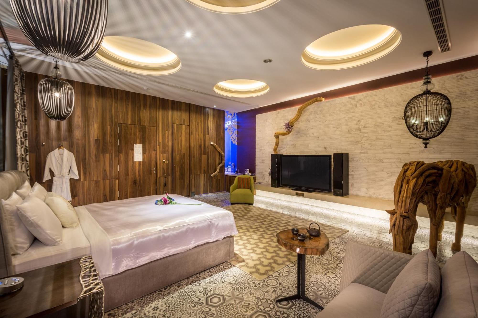 Mulan Motel Taichung Eksteriør billede